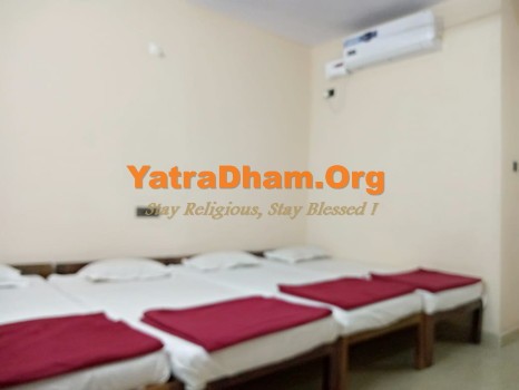 Murudeshwar Hotel Kamat Yatri lodging Room View 4