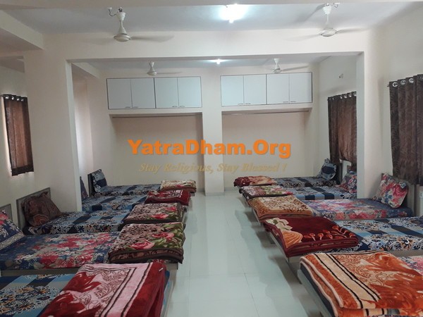 Shirdi New Indore Sai Bhakta Niwas Dormitory 10 Bed Hall View 1