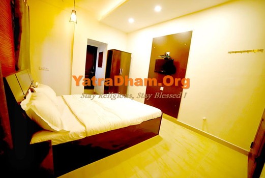 Kolhapur - Om Shri Yatri Nivas 2 Bed Room View 1