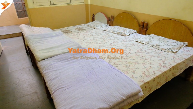 Omkareshwar Raghuvanshi Samaj Dharamshala 3 Bed Room
