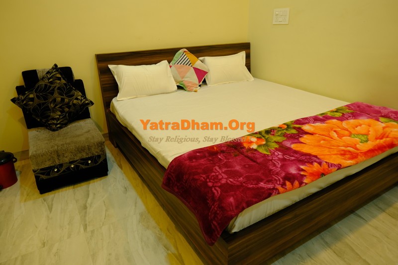 Omkareshwar Hotel Vruksh 2 Bed Non Ac Room View 1
