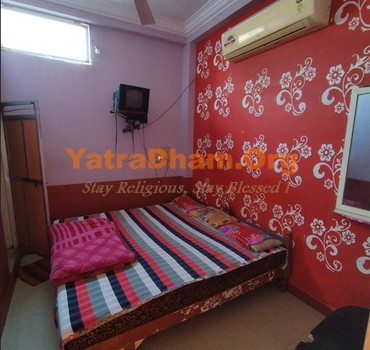 Omkareshwar Maya Shri Guest House Room View 2