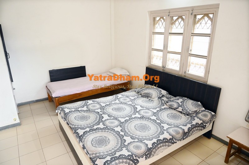 Panchgani - Kantilal C. Vakharia Sanatorium (Vishwa Lad Parishad) 4 Bed Room View 3
