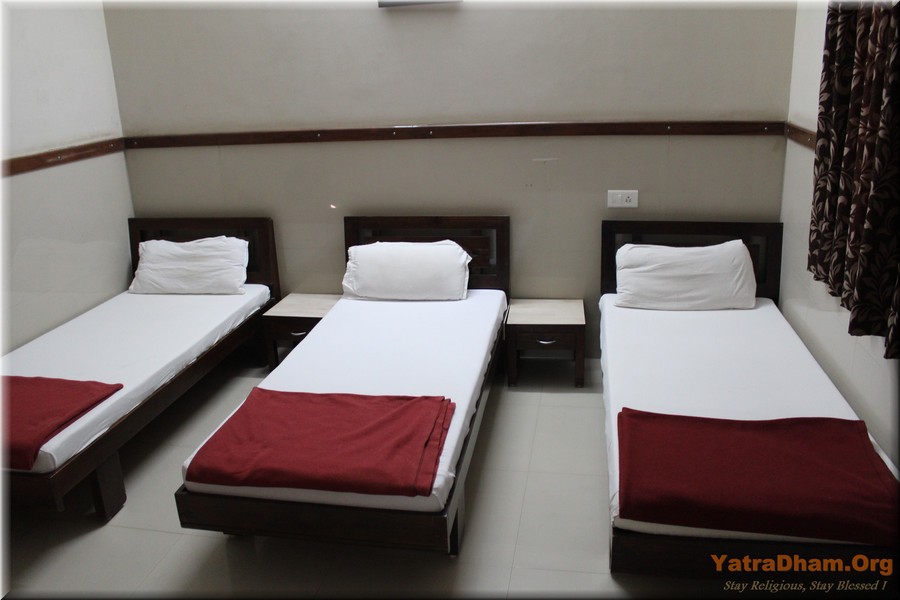 Parvati_Pranam_Ambaji_Dharamshala_3 Bed_Non A/c._Room_View 1