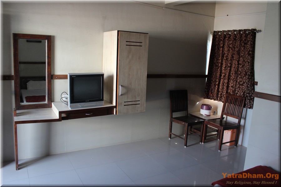 Parvati_Pranam_Ambaji_Dharamshala_3 Bed_Non A/c._Room_View 