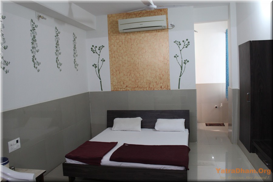 Parvati_Pranam_Ambaji_Dharamshala_4 Bed_A/c._Room_View 1
