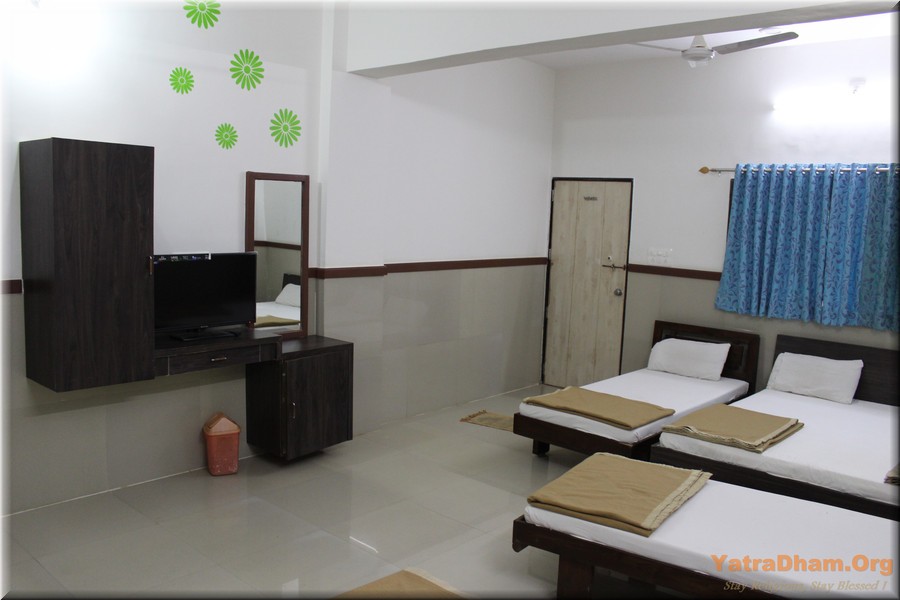 Parvati_Pranam_Ambaji_Dharamshala_6 Bed_A/c._Room_View 2
