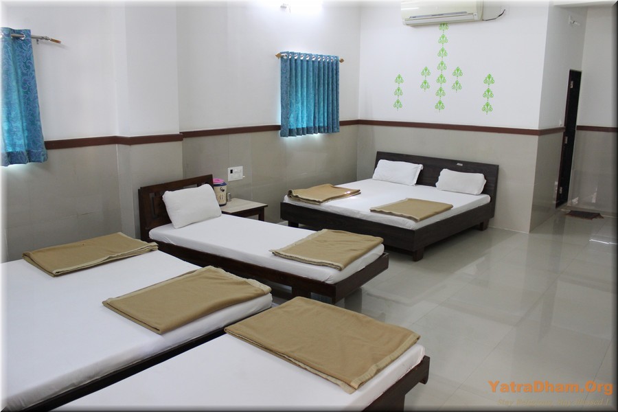 Parvati_Pranam_Ambaji_Dharamshala_6 Bed_Ac._Room_View 3