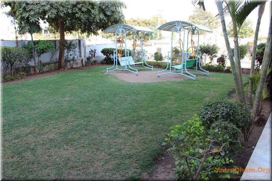 Parvati_Pranam_Ambaji_Dharamshala_Garden