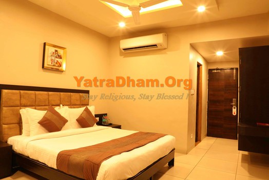 Saputara - YD Stay 18006 (Hotel Patang Residency) 2 Bed AC Room View 7