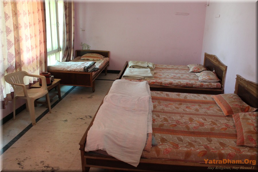 Pathikashram_Ambaji_Dharamshala_5 Bed_Non A/c._Room_View1