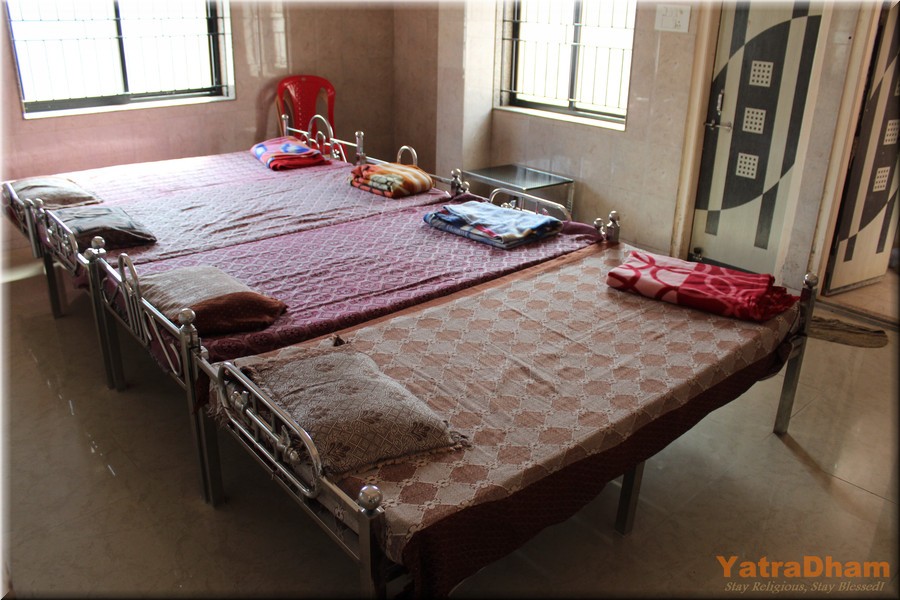Prajapati Samaj Dharamshala Junagadh 4 Bed non-AC Room View 2
