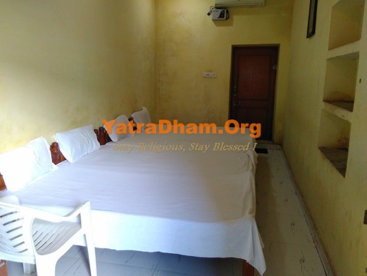 Pushkar Akhil Bhartiya Khandelwal Vaishya Dharamshala 4 Bed AC Room View1