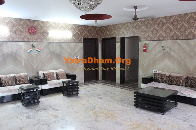 Vrindavan Radha Damodar Dham Dharamshala Waiting Area