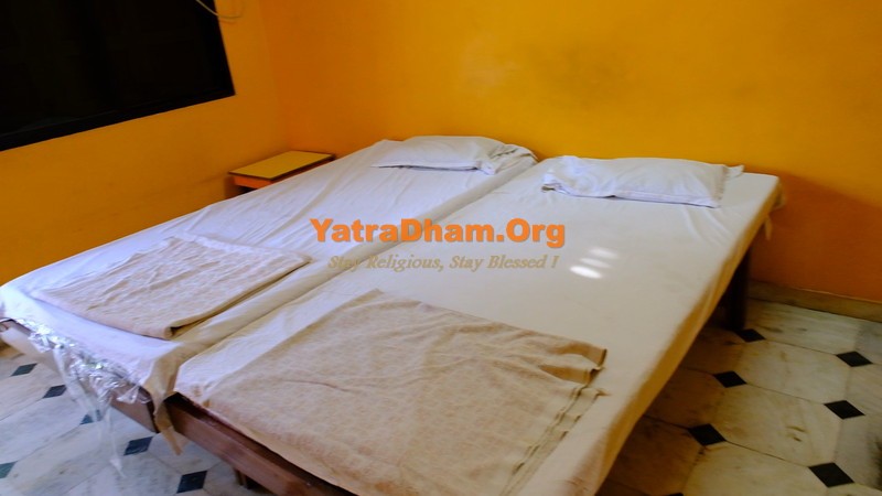 Rajpipla Harasiddhi Mata Mandir Dharamshala 2 Bed Non Ac Room