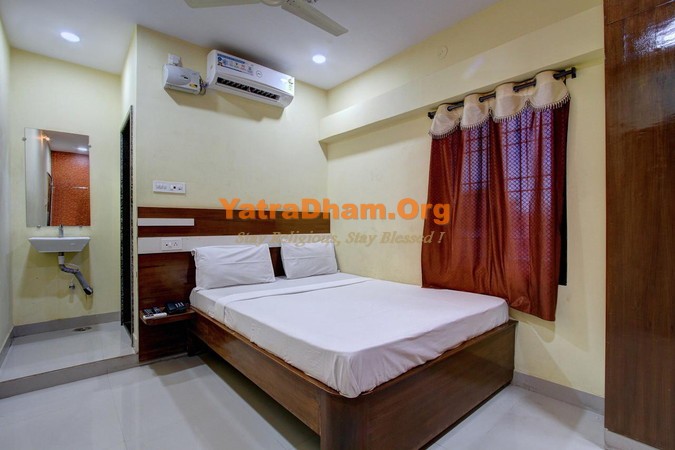Raichur - YD Stay 264001 (Sri Ranga Darshini Hotel) 2 Bed Room View1