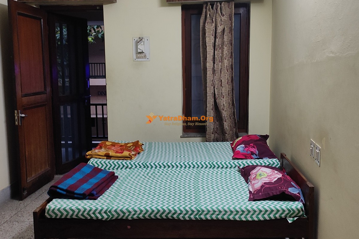 Koviloor Vedanta Mutt - Rishikesh