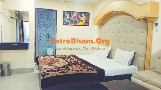 Agra - Hotel Saniya Palace 2 Bed AC Room View 2