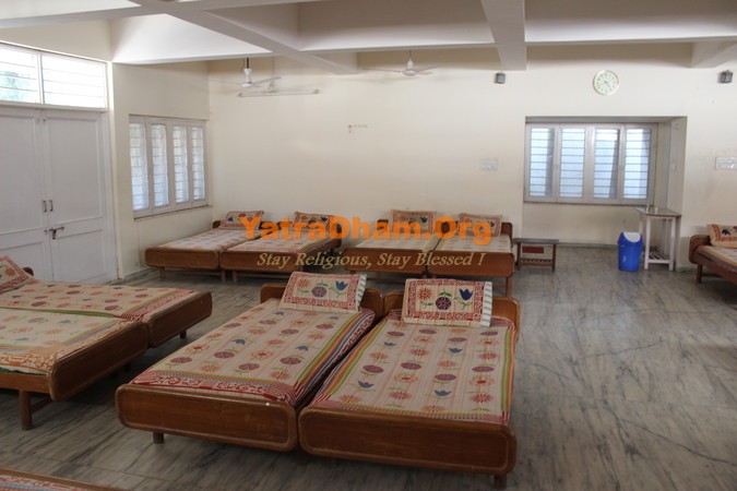 Ambaji Savita Govind Sadan Dharmashala 7 Bed AC Room