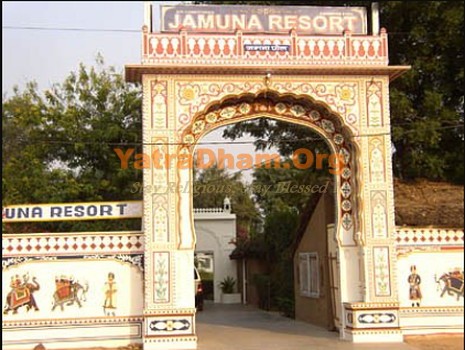 Jhunjhunu Hotel Jamuna Resort Gate View