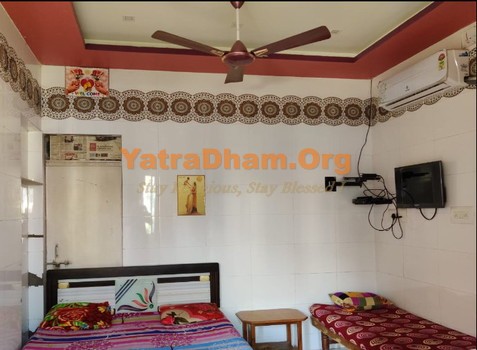 Ahmedabad Nilmani Tenament Room