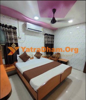 Dwarka Hotel Vandana Room View 2