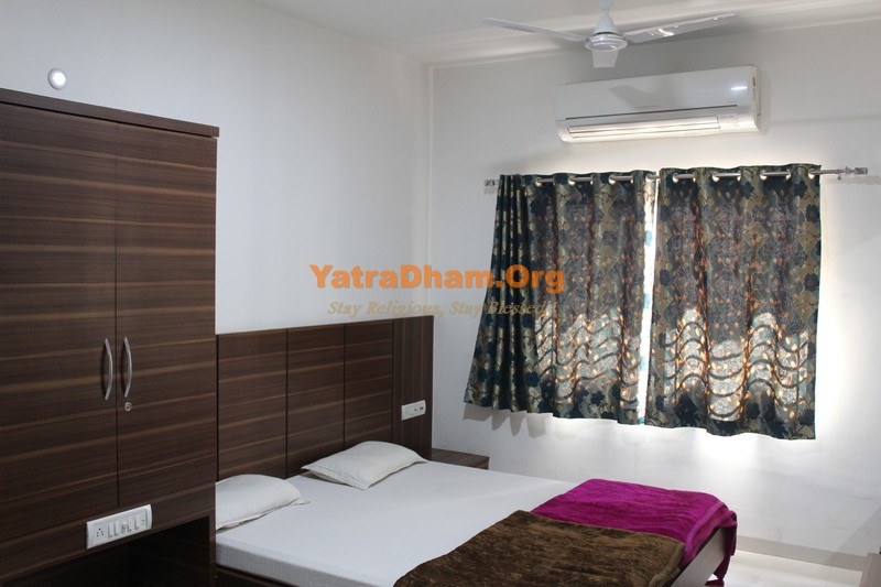 Shirdi New Indore Sai Bhakta Niwas_2 Bed Ac Room