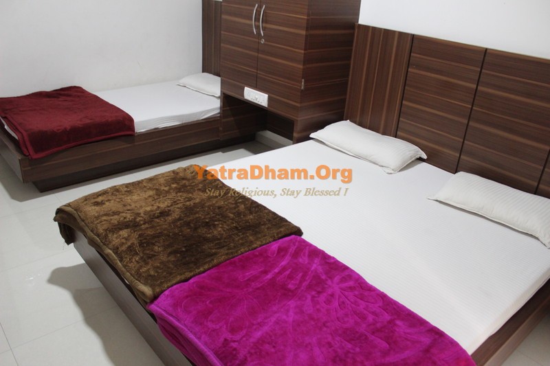Shirdi_New Indore Sai Bhakta Niwas_3 Bed Non Ac room