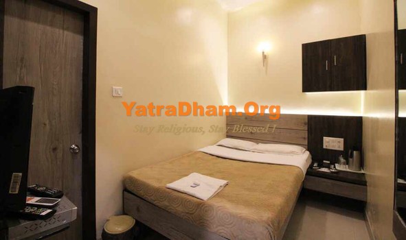 Pune - YD Stay 132003 (Hotel Shivkrupa) 2 Bed AC Room View 2