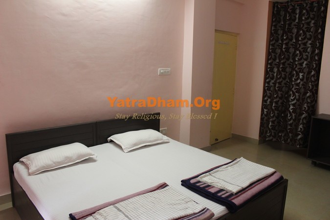 Rishikesh - Shivganga - Swargashram Trust Dharamshala Room View3
