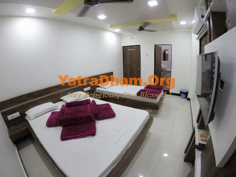 Somnath - YD Stay 4711 (Hotel Shree Rudraksh) Room View 3