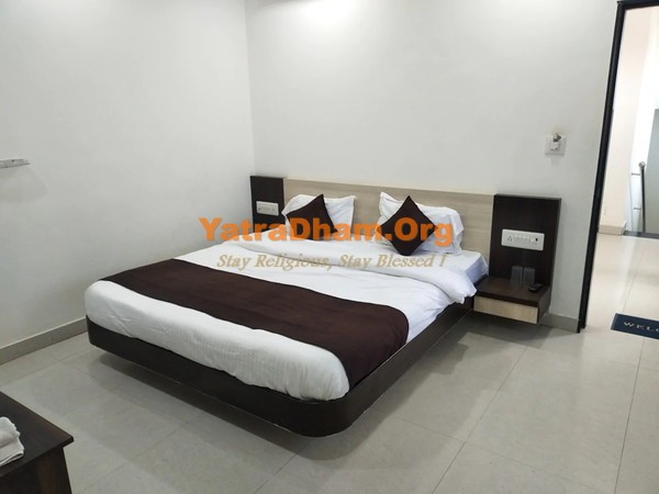 Dwarka Hotel Shree Vallabh Room View 5