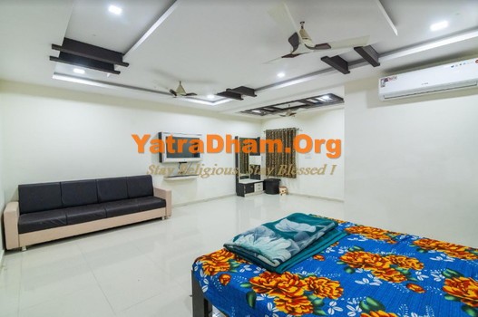Dakor Shreeji Sadan Dilen Motel 2 Bed AC Room