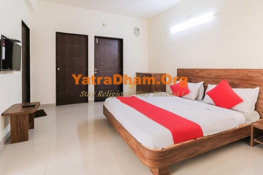 Dwarka - YD Stay 50003 (Hotel Shri Ram Villa) 4 Bed AC Room View 2