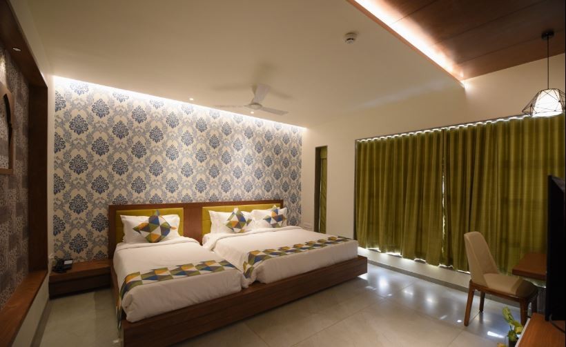 Sinor (Poicha) - YD Stay 293001 (Hotel The Pramukh Mansingh Inn)