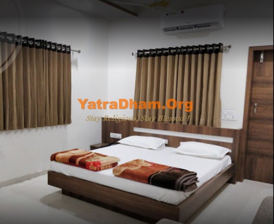 Junagadh - YD Stay 1001 Hotel Somnath Room View1