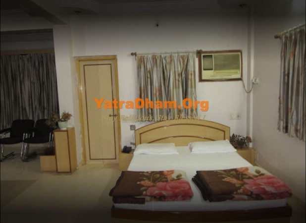 Junagadh - YD Stay 1001 Hotel Somnath Room View9