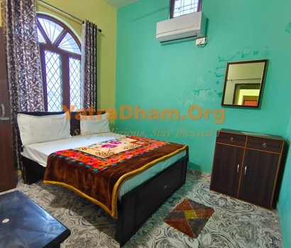 Srinagar - YD Stay 5704 (Hotel Divyaansh) - Room View 2