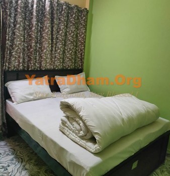 Srinagar - YD Stay 5704 (Hotel Divyaansh) - Room View 3