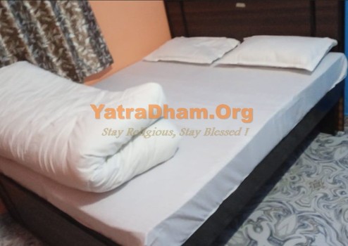 Srinagar - YD Stay 5704 (Hotel Divyaansh) - Room View 1
