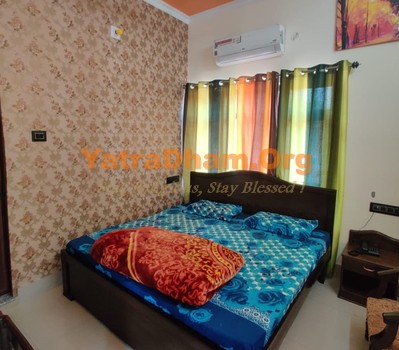 Srinagar - YD Stay 5708 (Hotel Aashriwad) - Room View 7
