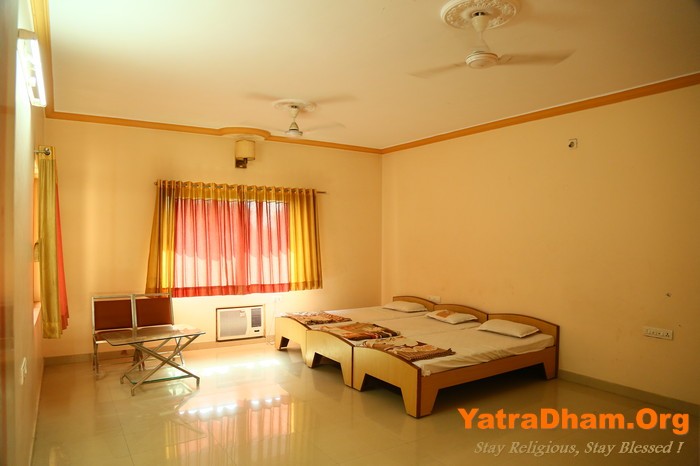 Surat_Shree Mukta Jivan Swamibapa Sevashram_3 Bed_A/c. Room_View1