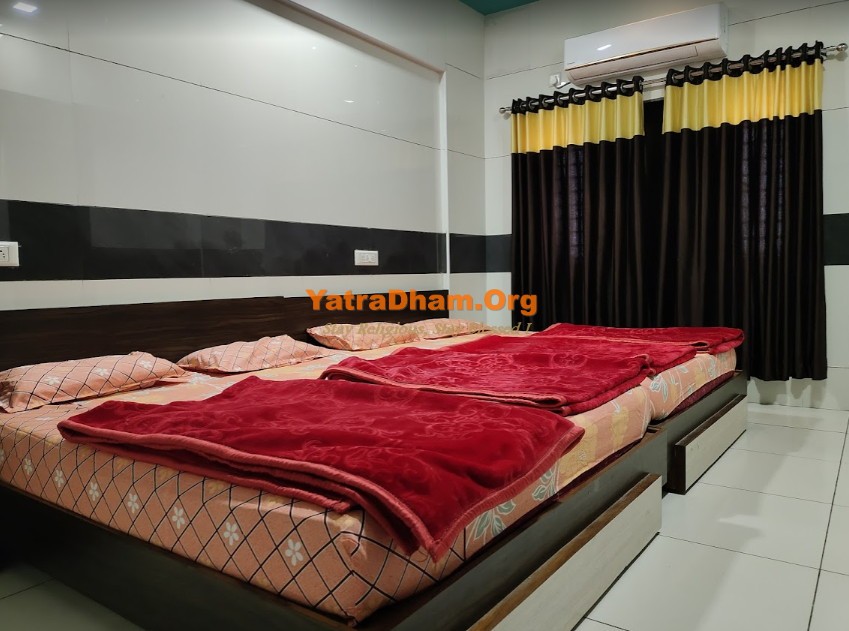 Dwarka - Shri Swaminarayan Bhaktidham (Near Railway Station) 4 Bed Room 