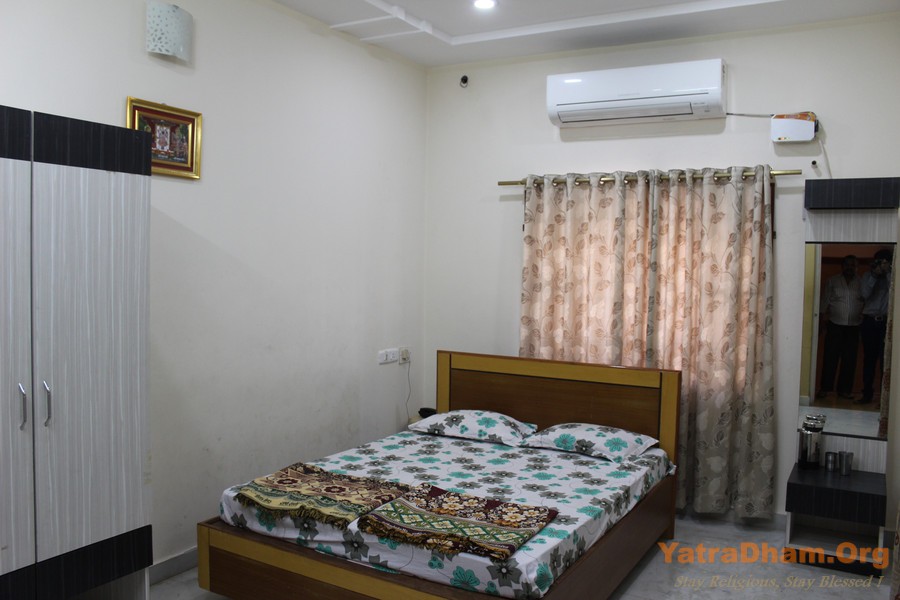 Tirupati_Dakshin_Shrinath_Dham_Sri_Vallabh_Sadan_Dharamshala_2 Bed_A/c. Room_View1