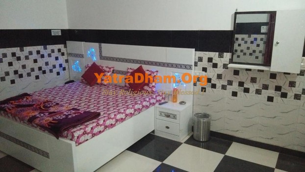 Meerut - YD Stay 313001 (Tirupati Guest House) 2 Bed Room View 1