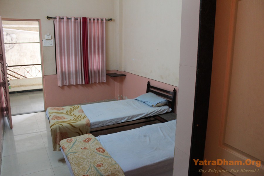 Trimbakeshwar_Maheshwari_Bhakt_Nivas_2 Bed_A/c. Room_View2