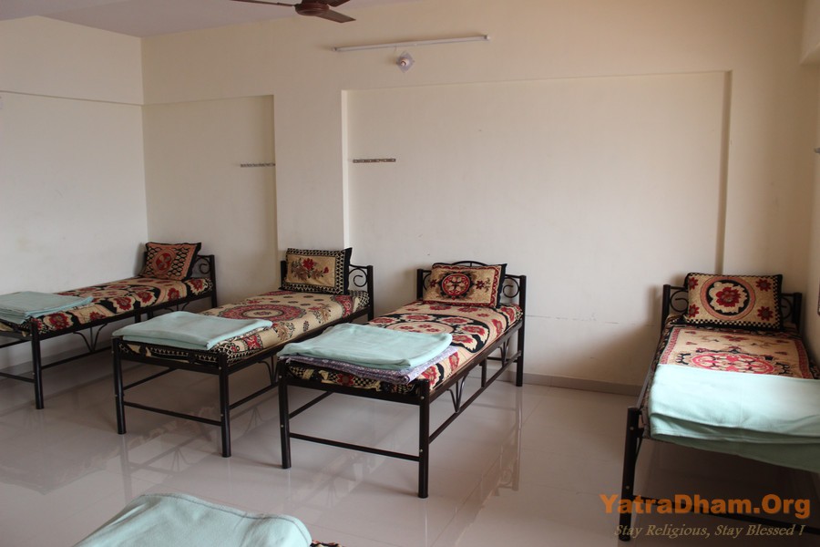 Trimbakeshwar_Shri_Ganangiri_Maharaj_Ashram_4 Bed_Non A/c. Room_View1