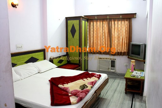 Udaipur - YD Stay 9001 (Hotel Udai Palace) 2 Bed AC Room View 1