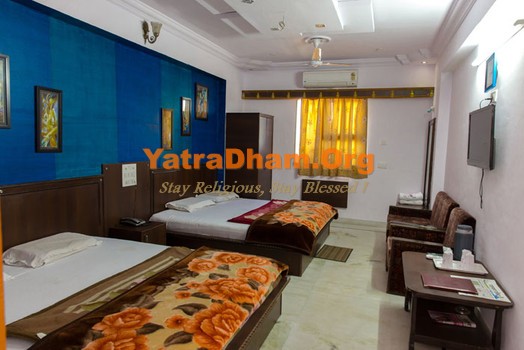 Udaipur - YD Stay 9001 (Hotel Udai Palace) 4 Bed AC Room View 2