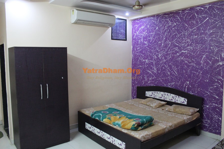 Ujjain_Anjana_Samaj_Dharamshala_3 Bed_AC Room_View1